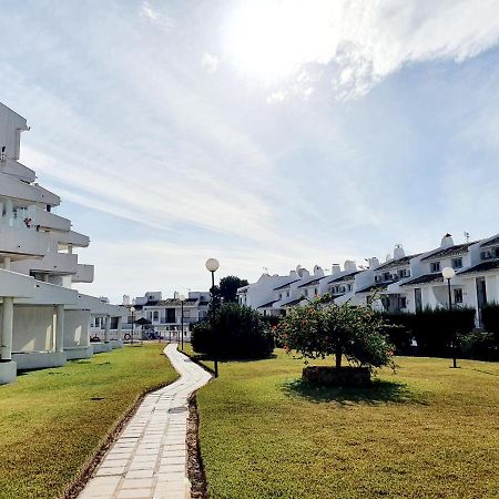 Cozy Apartment On The Beach Sitio de Calahonda ภายนอก รูปภาพ