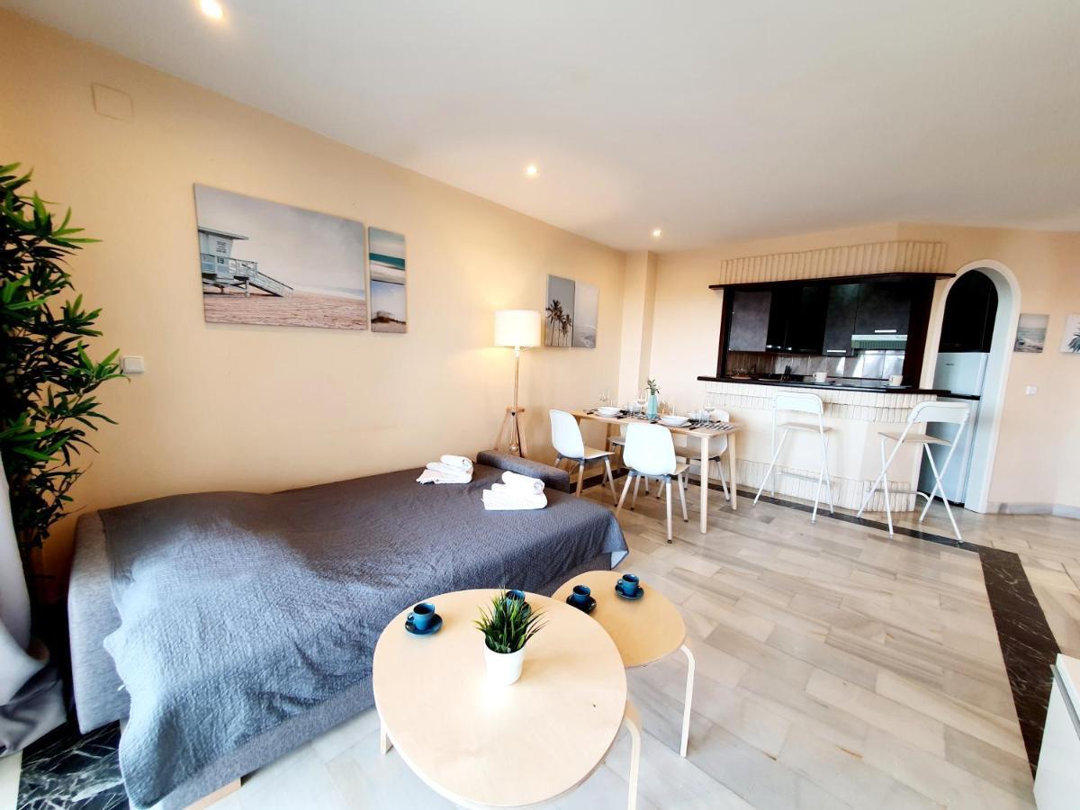 Cozy Apartment On The Beach Sitio de Calahonda ภายนอก รูปภาพ