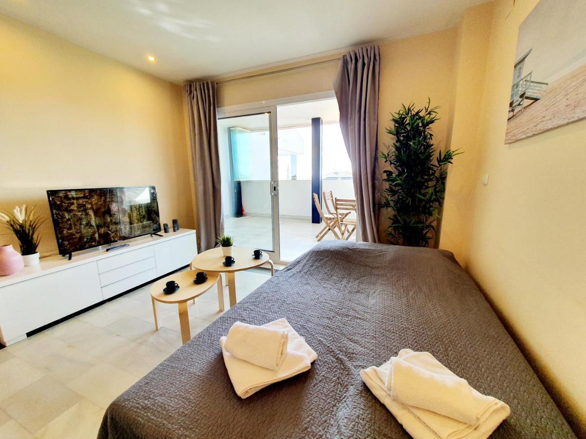 Cozy Apartment On The Beach Sitio de Calahonda ภายนอก รูปภาพ