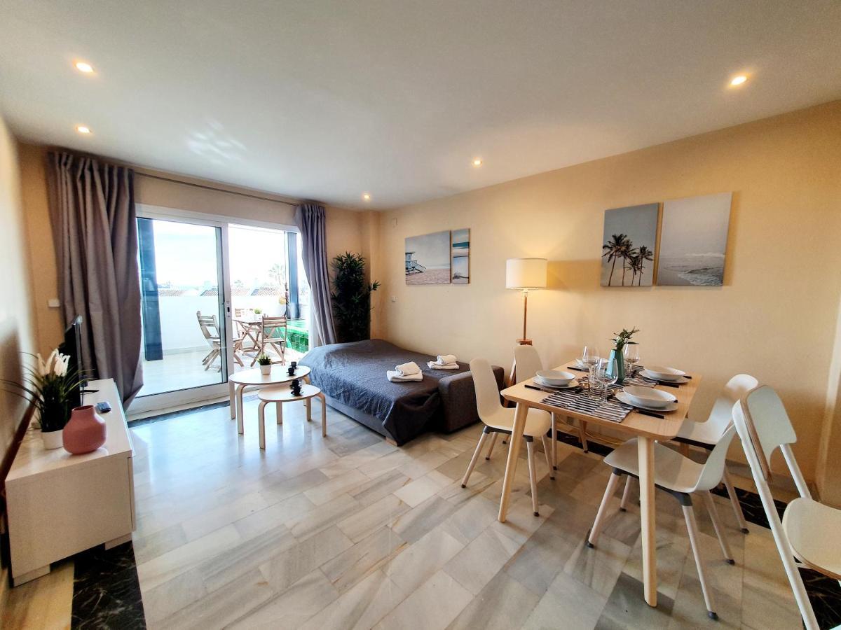 Cozy Apartment On The Beach Sitio de Calahonda ภายนอก รูปภาพ