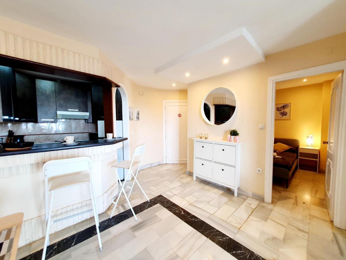 Cozy Apartment On The Beach Sitio de Calahonda ภายนอก รูปภาพ