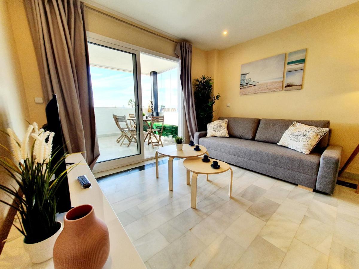 Cozy Apartment On The Beach Sitio de Calahonda ภายนอก รูปภาพ