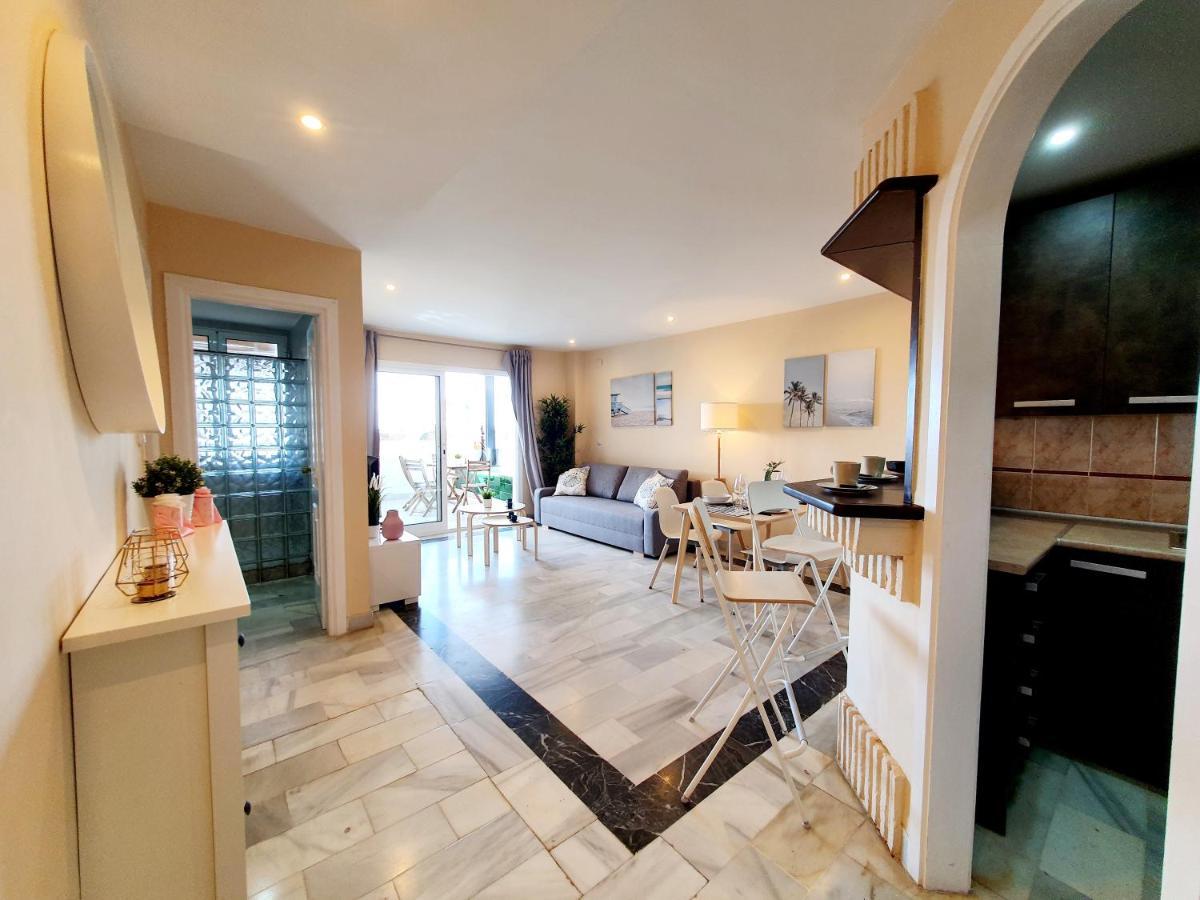 Cozy Apartment On The Beach Sitio de Calahonda ภายนอก รูปภาพ