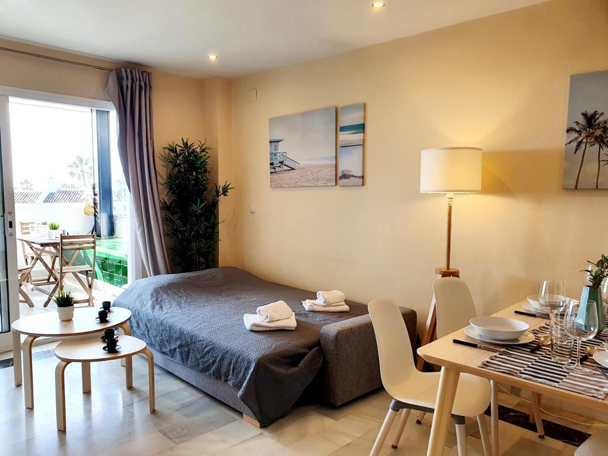 Cozy Apartment On The Beach Sitio de Calahonda ภายนอก รูปภาพ